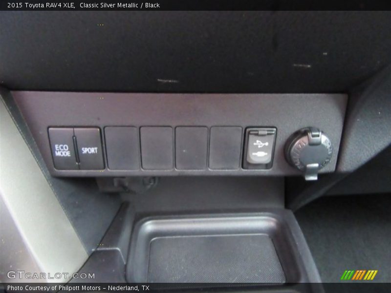 Classic Silver Metallic / Black 2015 Toyota RAV4 XLE