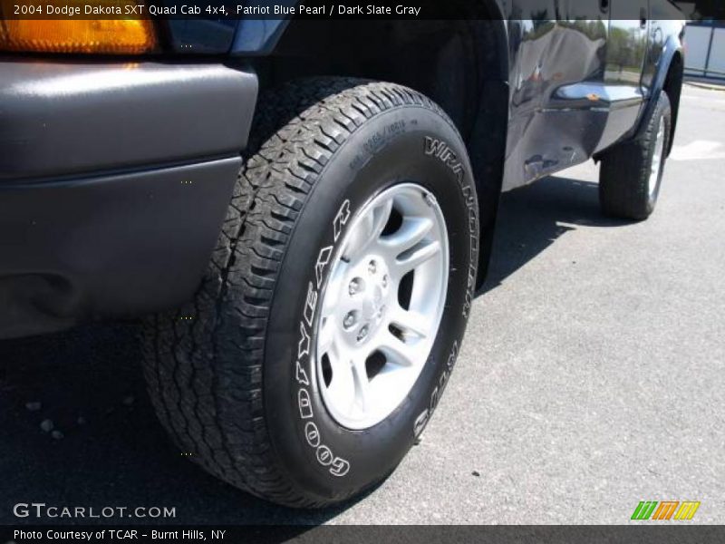 Patriot Blue Pearl / Dark Slate Gray 2004 Dodge Dakota SXT Quad Cab 4x4