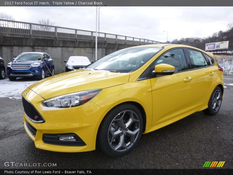 Front 3/4 View of 2017 Focus ST Hatch