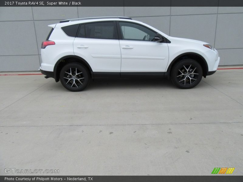 Super White / Black 2017 Toyota RAV4 SE