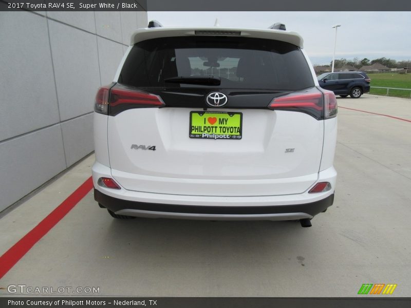 Super White / Black 2017 Toyota RAV4 SE
