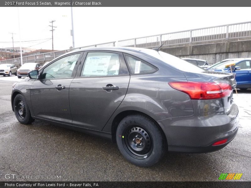 Magnetic / Charcoal Black 2017 Ford Focus S Sedan