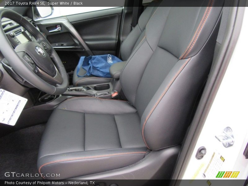 Super White / Black 2017 Toyota RAV4 SE