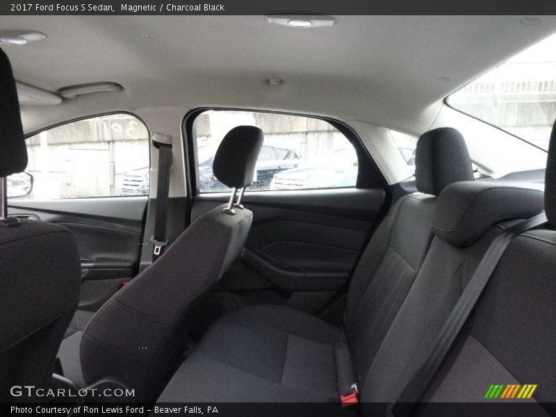 Magnetic / Charcoal Black 2017 Ford Focus S Sedan