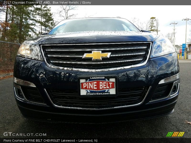 Blue Velvet Metallic / Ebony 2017 Chevrolet Traverse LT AWD