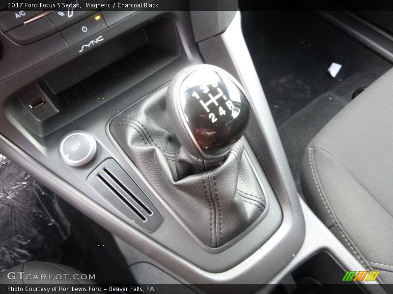  2017 Focus S Sedan 5 Speed Manual Shifter