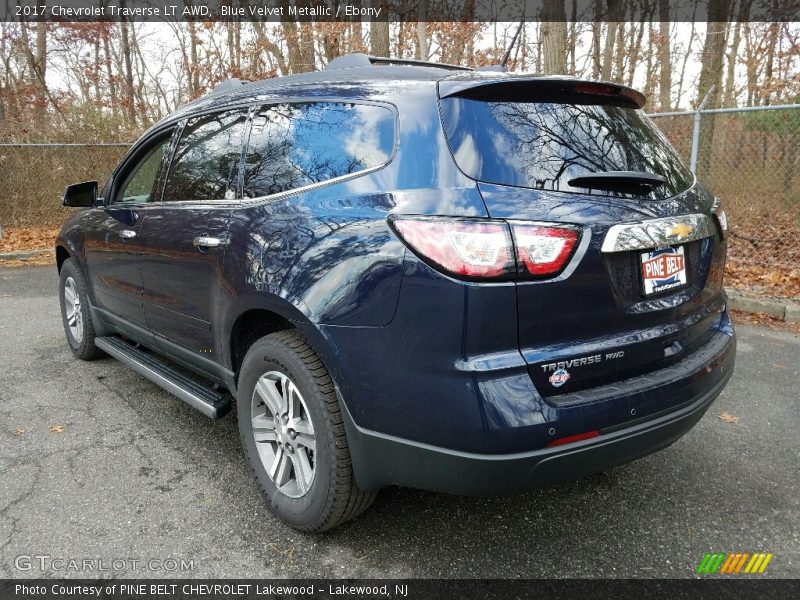 Blue Velvet Metallic / Ebony 2017 Chevrolet Traverse LT AWD