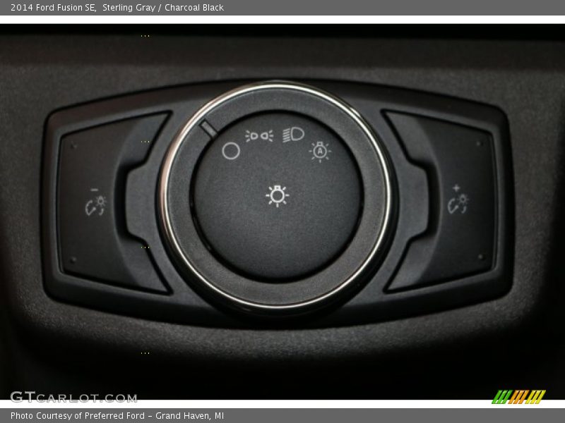Sterling Gray / Charcoal Black 2014 Ford Fusion SE