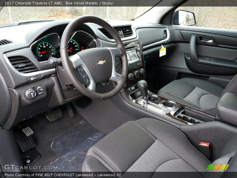 Blue Velvet Metallic / Ebony 2017 Chevrolet Traverse LT AWD