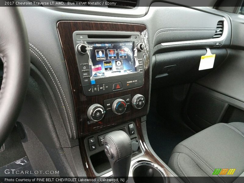 Blue Velvet Metallic / Ebony 2017 Chevrolet Traverse LT AWD
