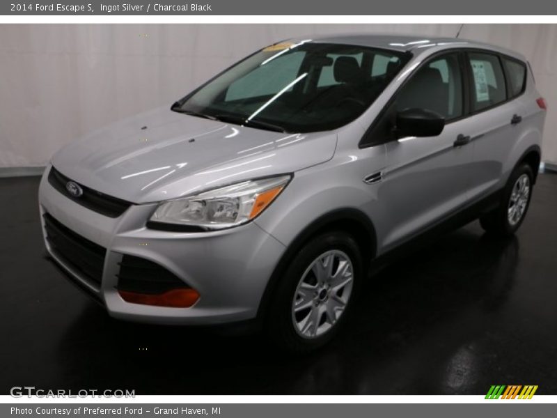Ingot Silver / Charcoal Black 2014 Ford Escape S
