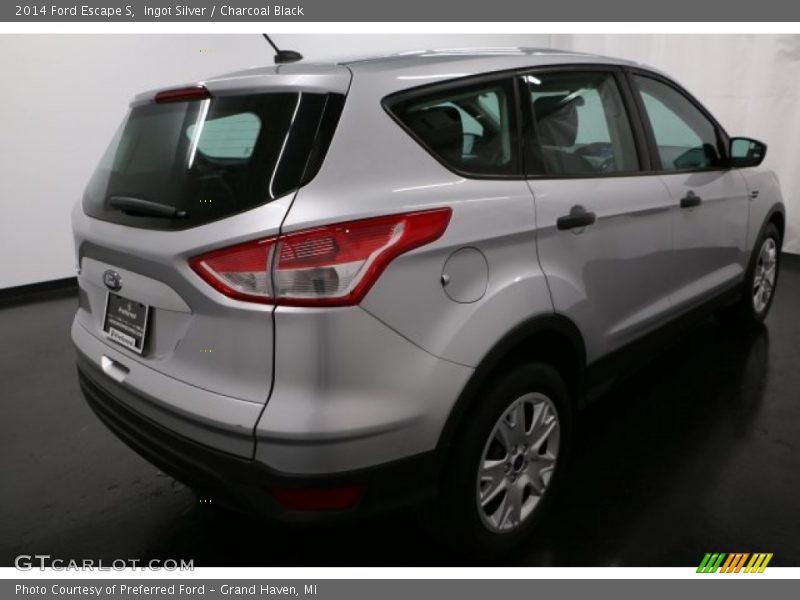 Ingot Silver / Charcoal Black 2014 Ford Escape S