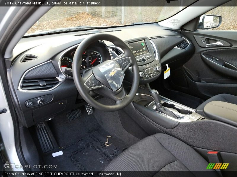Silver Ice Metallic / Jet Black 2017 Chevrolet Malibu LT