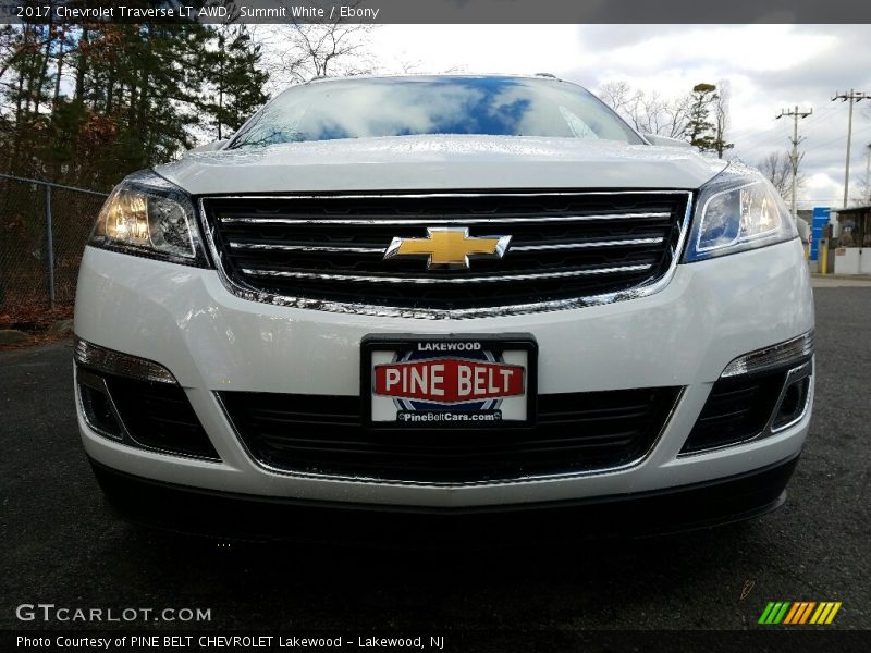 Summit White / Ebony 2017 Chevrolet Traverse LT AWD