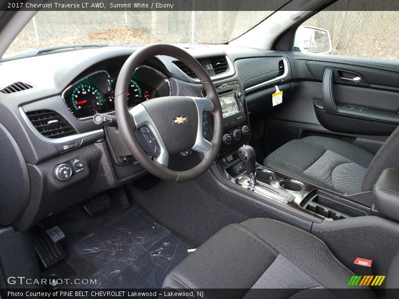 Summit White / Ebony 2017 Chevrolet Traverse LT AWD