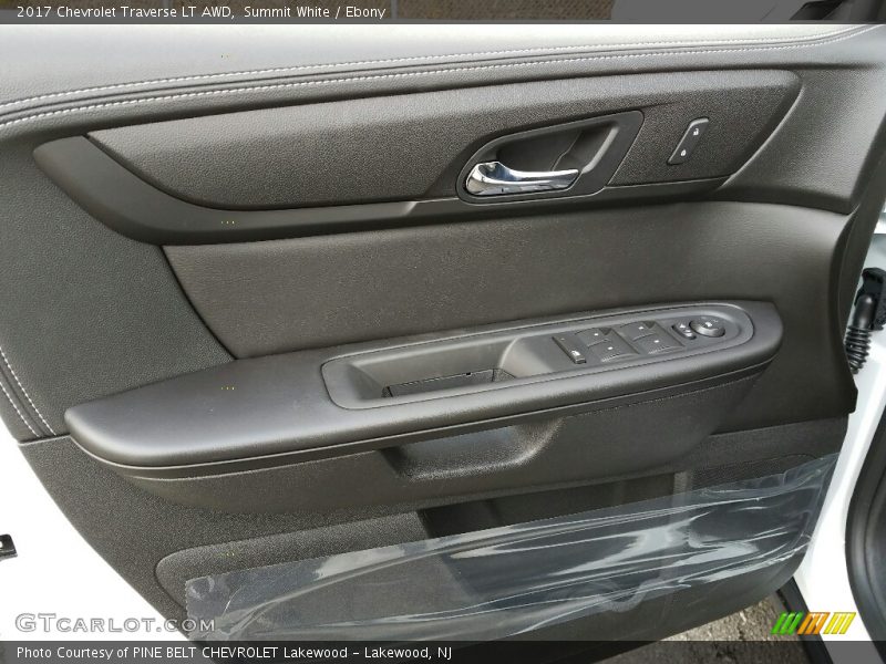 Summit White / Ebony 2017 Chevrolet Traverse LT AWD