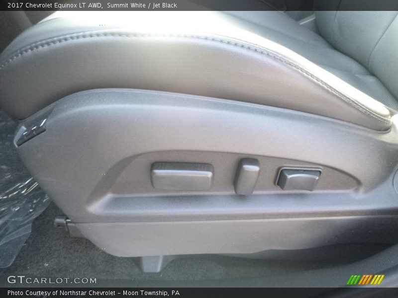 Summit White / Jet Black 2017 Chevrolet Equinox LT AWD