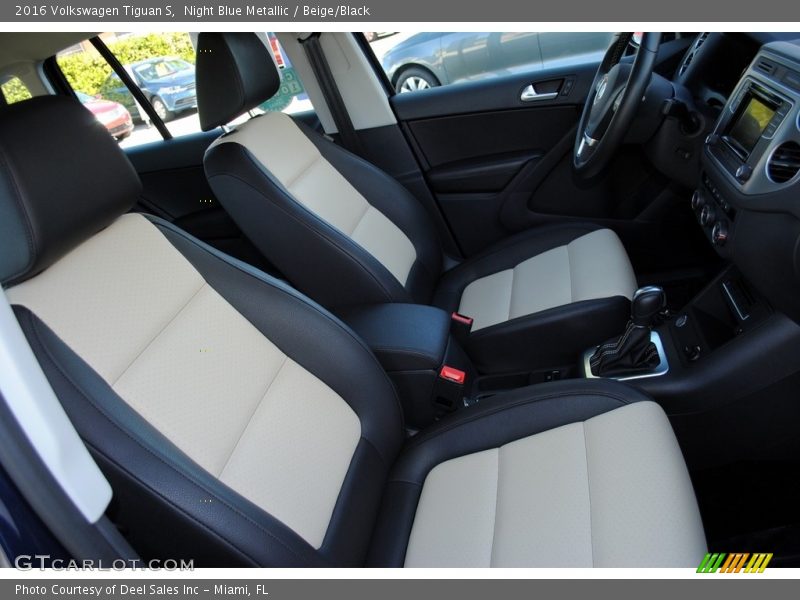 Front Seat of 2016 Tiguan S