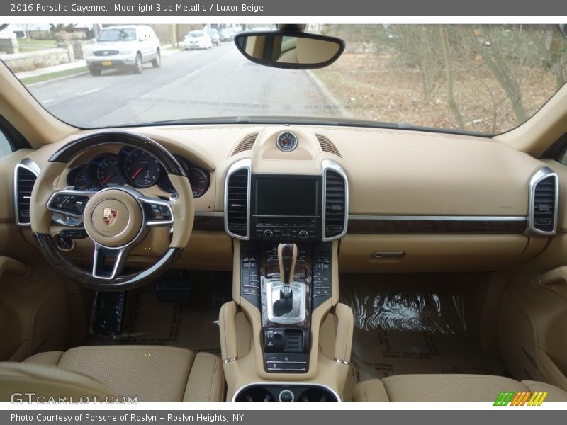 Moonlight Blue Metallic / Luxor Beige 2016 Porsche Cayenne