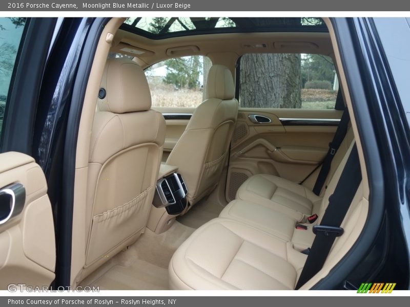 Moonlight Blue Metallic / Luxor Beige 2016 Porsche Cayenne