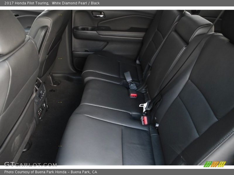 White Diamond Pearl / Black 2017 Honda Pilot Touring