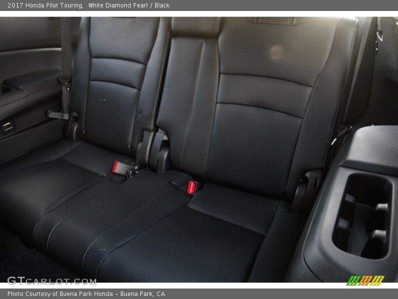White Diamond Pearl / Black 2017 Honda Pilot Touring
