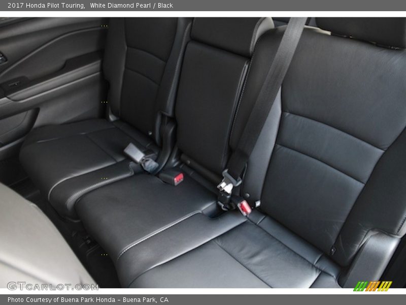 White Diamond Pearl / Black 2017 Honda Pilot Touring