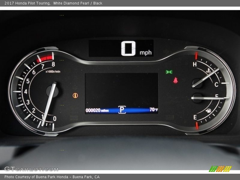 White Diamond Pearl / Black 2017 Honda Pilot Touring