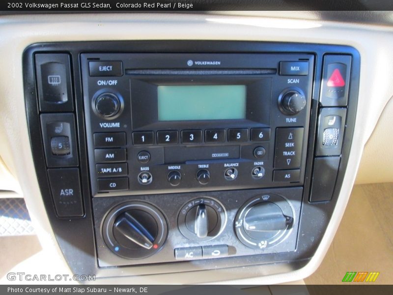 Colorado Red Pearl / Beige 2002 Volkswagen Passat GLS Sedan