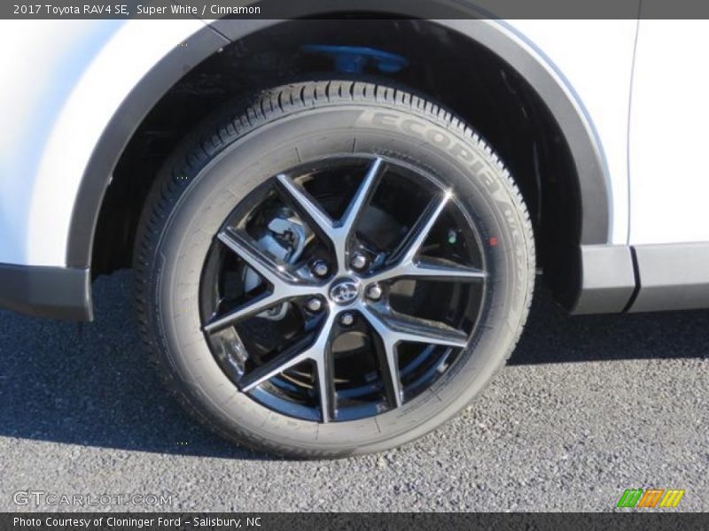 Super White / Cinnamon 2017 Toyota RAV4 SE