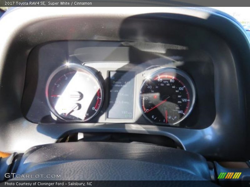Super White / Cinnamon 2017 Toyota RAV4 SE