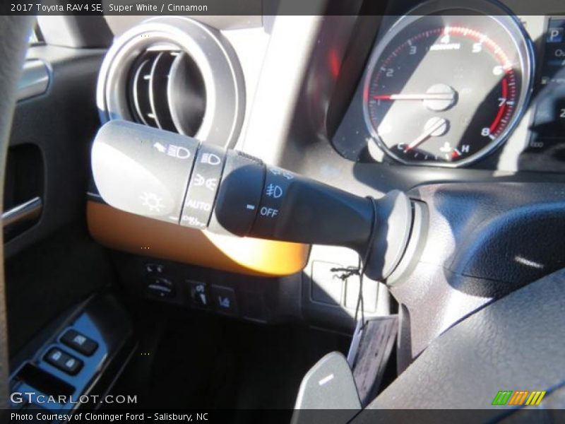 Super White / Cinnamon 2017 Toyota RAV4 SE