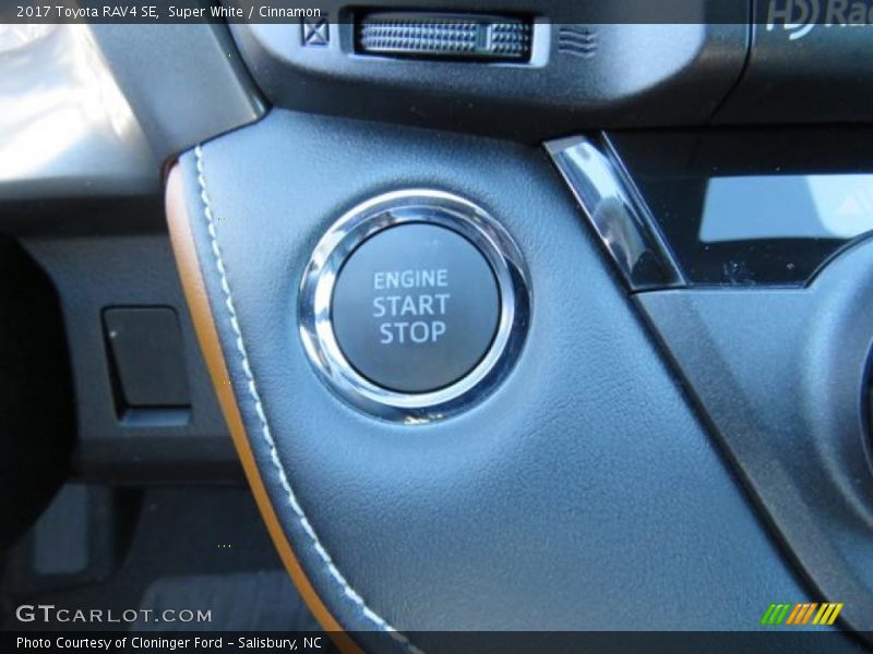Super White / Cinnamon 2017 Toyota RAV4 SE