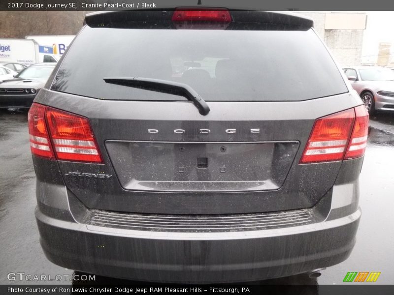 Granite Pearl-Coat / Black 2017 Dodge Journey SE