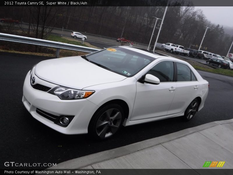 Super White / Black/Ash 2012 Toyota Camry SE