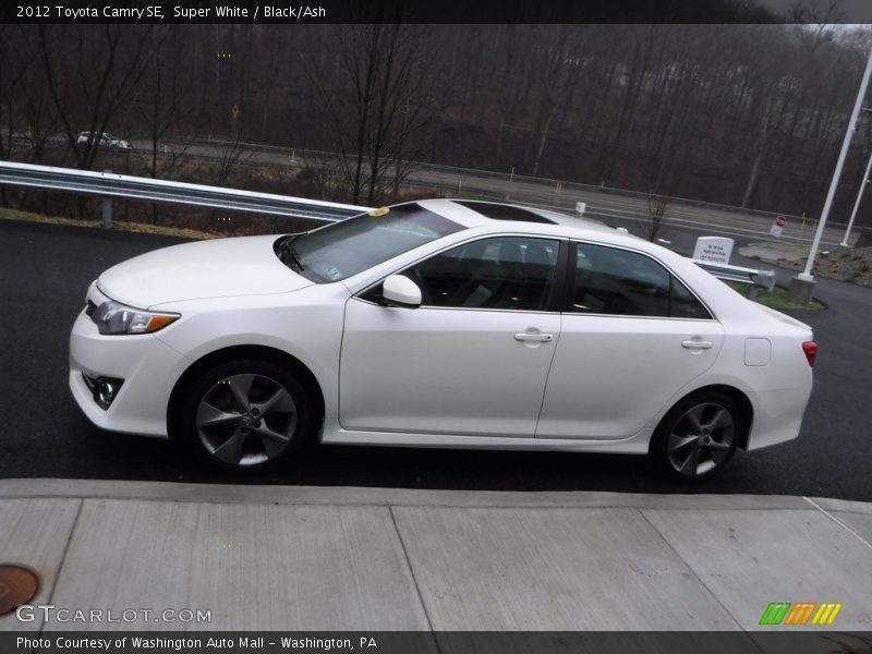 Super White / Black/Ash 2012 Toyota Camry SE