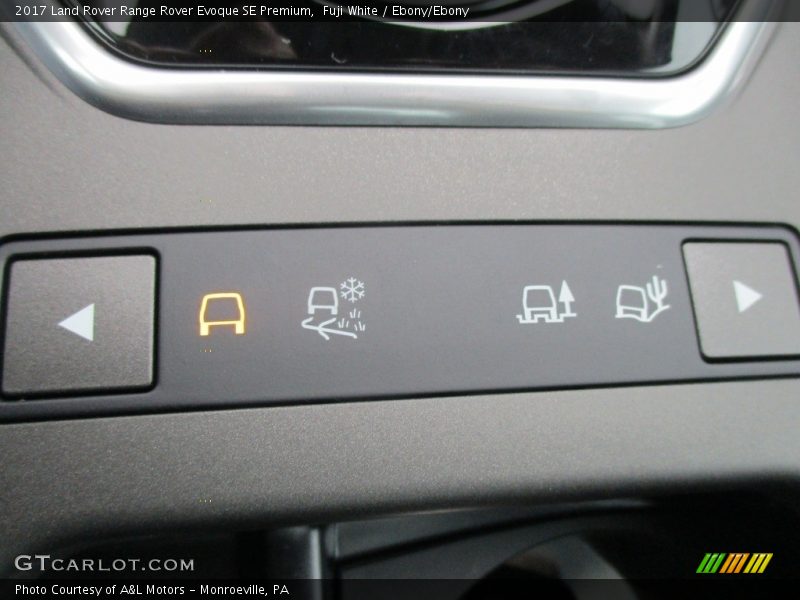 Fuji White / Ebony/Ebony 2017 Land Rover Range Rover Evoque SE Premium