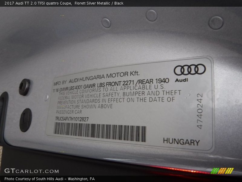 Florett Silver Metallic / Black 2017 Audi TT 2.0 TFSI quattro Coupe