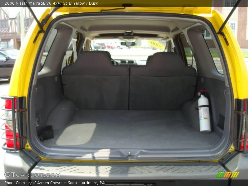 Solar Yellow / Dusk 2000 Nissan Xterra SE V6 4x4