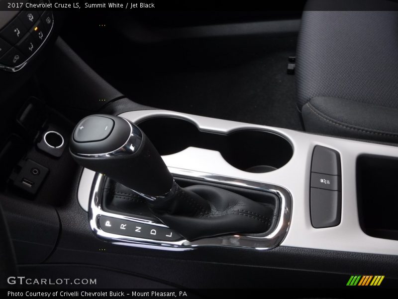 Summit White / Jet Black 2017 Chevrolet Cruze LS