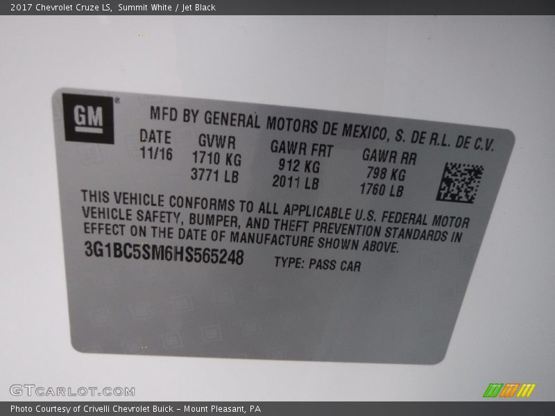 Summit White / Jet Black 2017 Chevrolet Cruze LS
