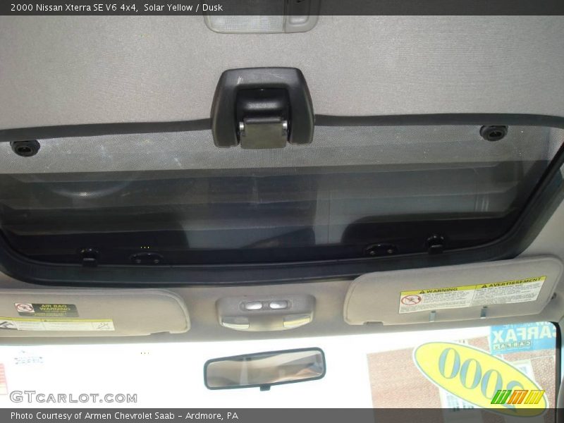 Solar Yellow / Dusk 2000 Nissan Xterra SE V6 4x4