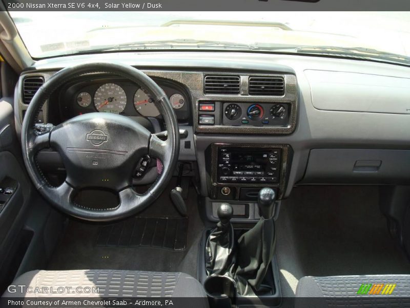 Solar Yellow / Dusk 2000 Nissan Xterra SE V6 4x4