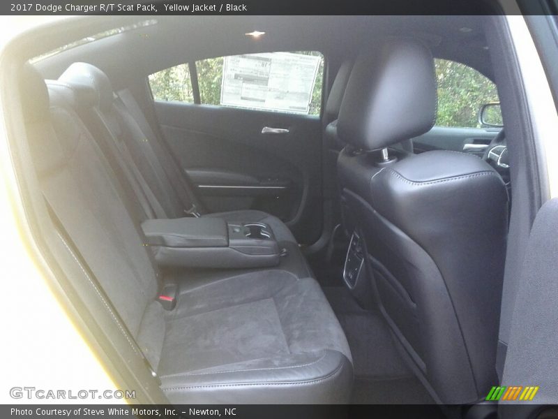 Yellow Jacket / Black 2017 Dodge Charger R/T Scat Pack