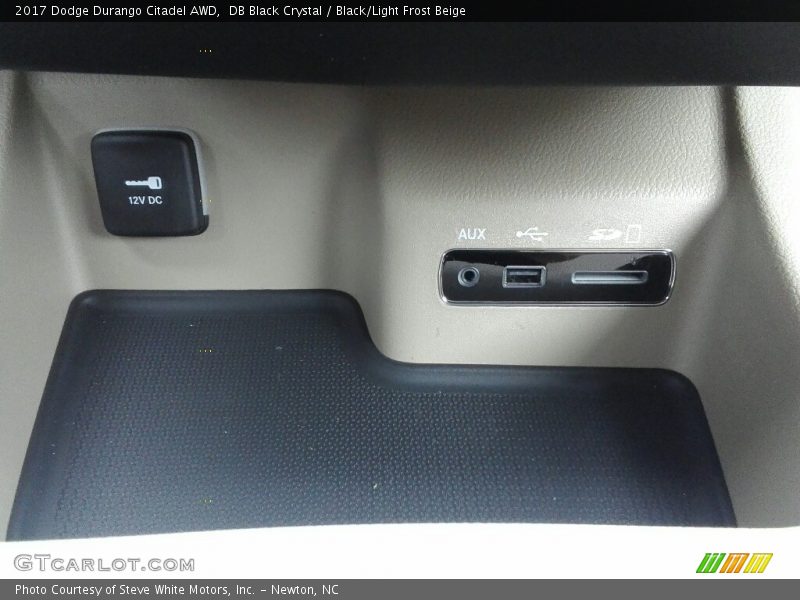DB Black Crystal / Black/Light Frost Beige 2017 Dodge Durango Citadel AWD