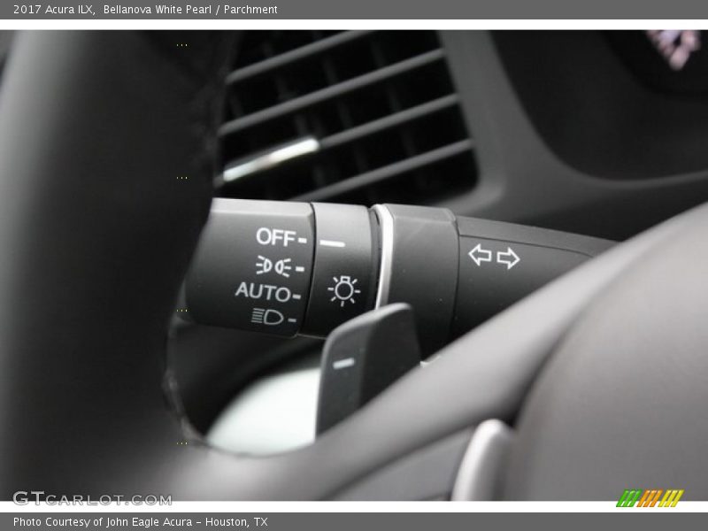 Bellanova White Pearl / Parchment 2017 Acura ILX