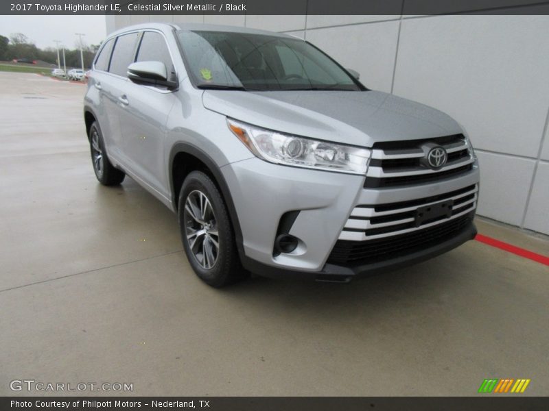 Front 3/4 View of 2017 Highlander LE