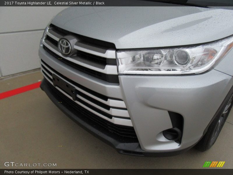 Celestial Silver Metallic / Black 2017 Toyota Highlander LE