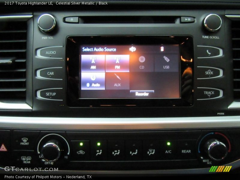 Celestial Silver Metallic / Black 2017 Toyota Highlander LE
