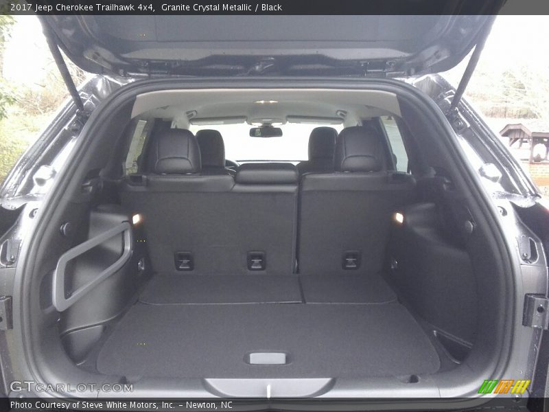  2017 Cherokee Trailhawk 4x4 Trunk